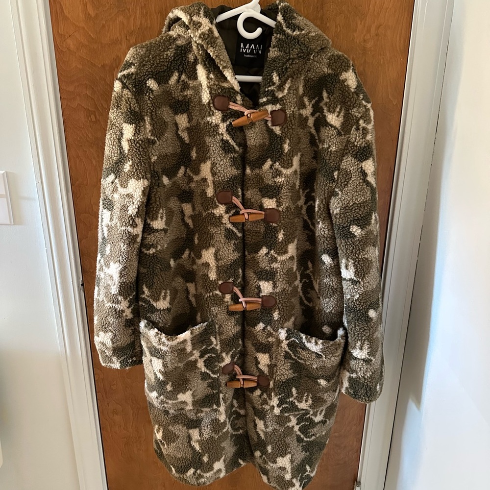 Man BoohooMAN Men’s Long Camo Borg Duffle Coat - Khaki/Camo Print size M